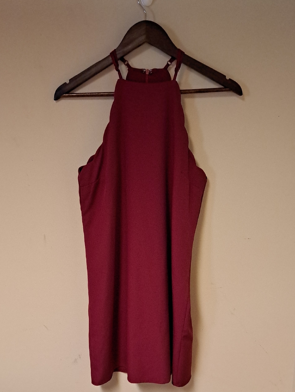Lulu's Sleeveless Wine-Colored Scalloped Top Mini Dress Size M - Picture 2 of 9